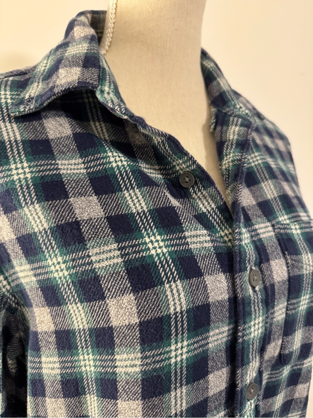 American Eagle Outfitters 100% Cotton Thick Blue Green Plaid Flannel Size S